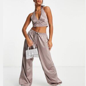 💗 ASOS DESIGN Satin Parachute Pants & Halterneck Bralette Set – Mink, Size US 6